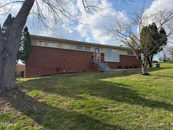 $300,000 | 806 Hollis Street, Kingsport, TN 37660