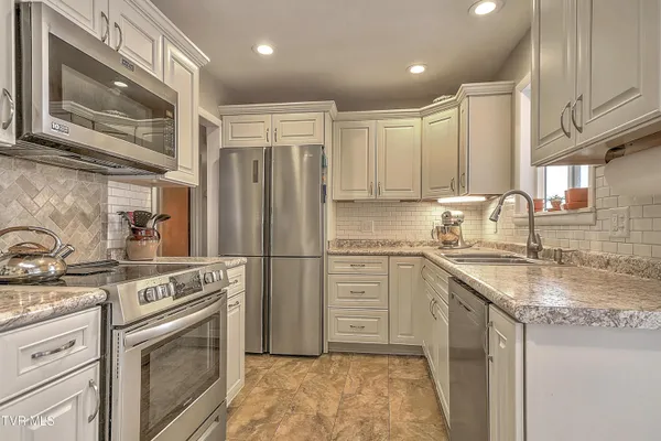 $300,000 | 806 Hollis Street, Kingsport, TN 37660