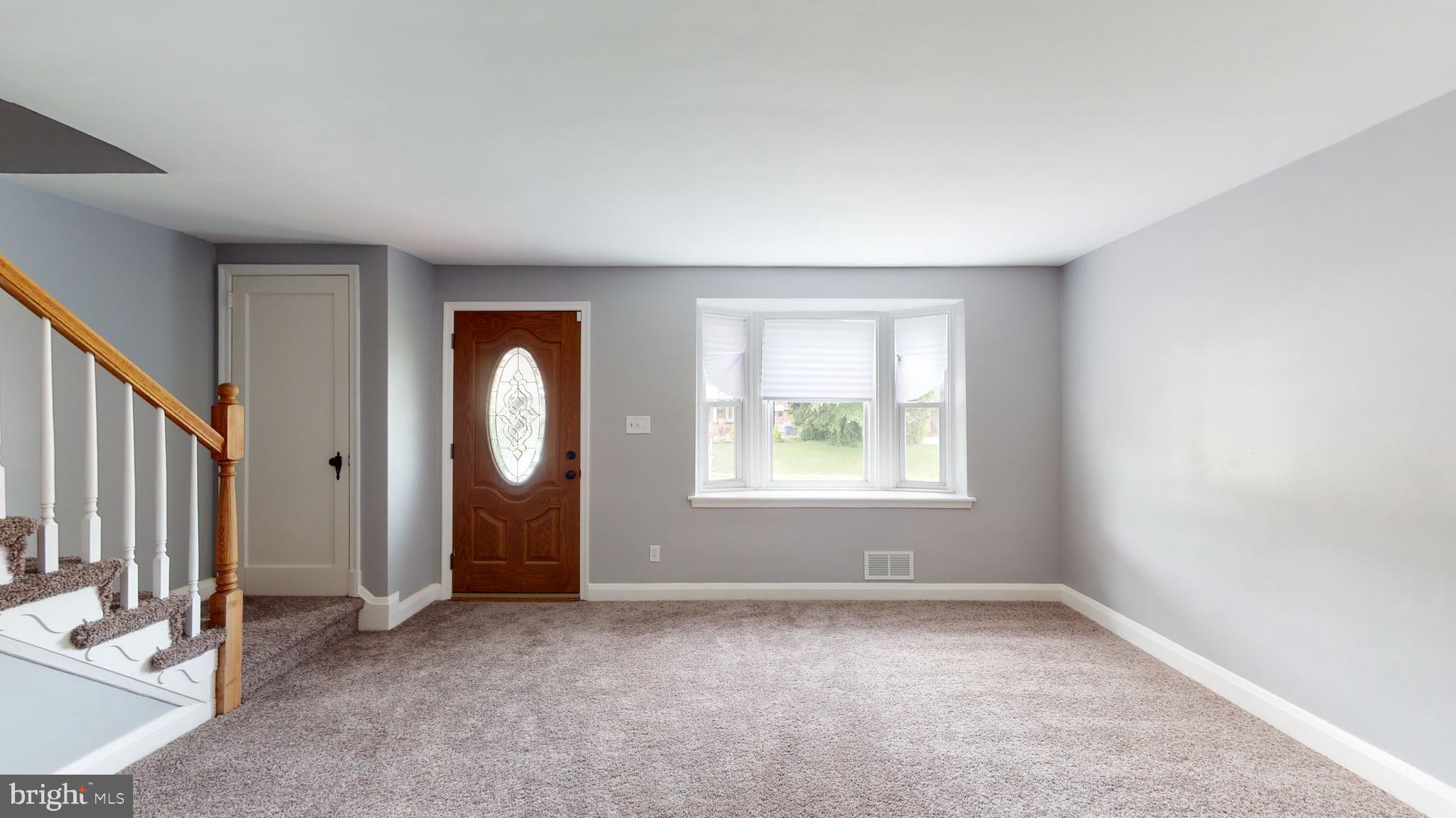5731 Maplehill Road Baltimore, MD 21239 - Photo 20 of 31 Living Room