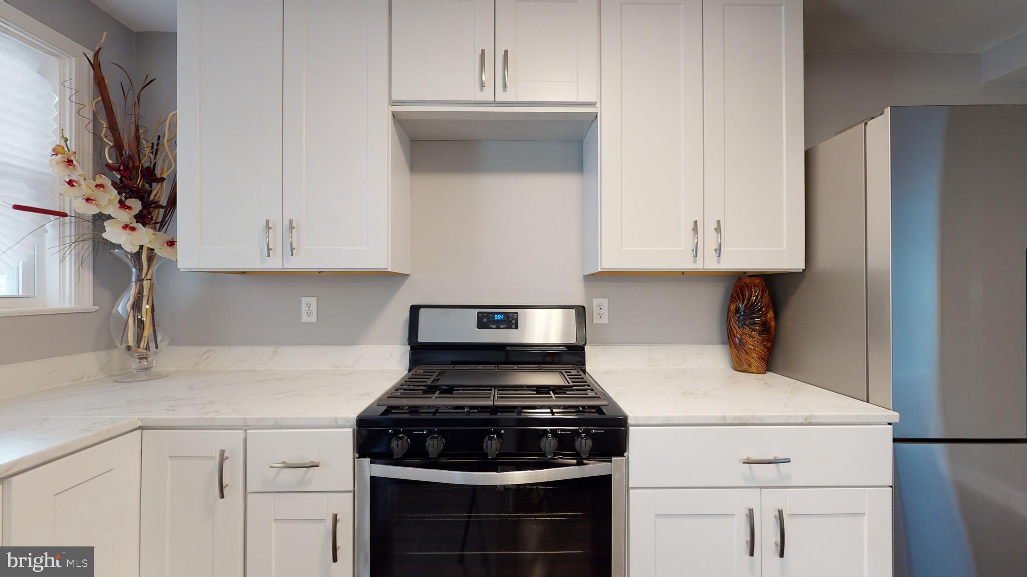 5731 Maplehill Road Baltimore, MD 21239 - Photo 6 of 31 Kitchen
