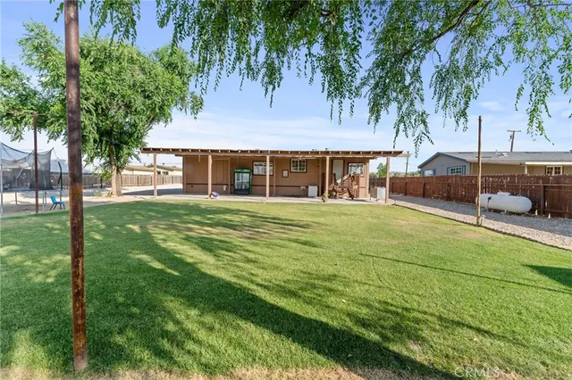 $450,000 | 27947 Highway 119, Taft, CA 93268