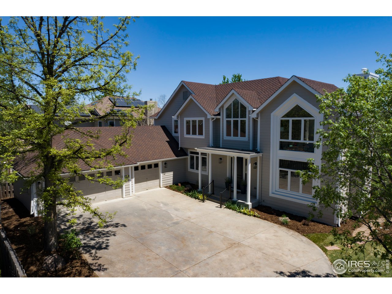 a house view with a outdoor space