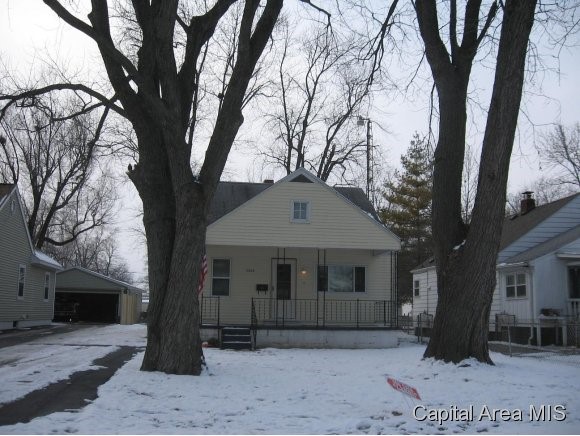 3033 South 13th Street Springfield, IL 62703 - Photo 1 of 9