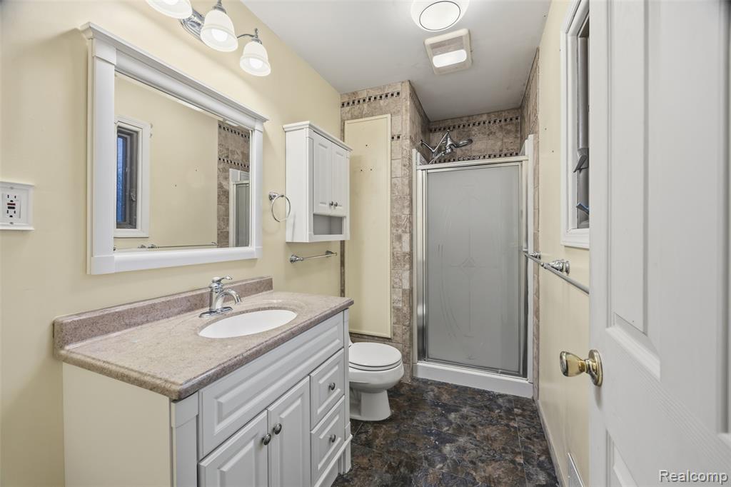 21650 Telegraph Road Flat Rock, MI 48134 - Photo 17 of 70
