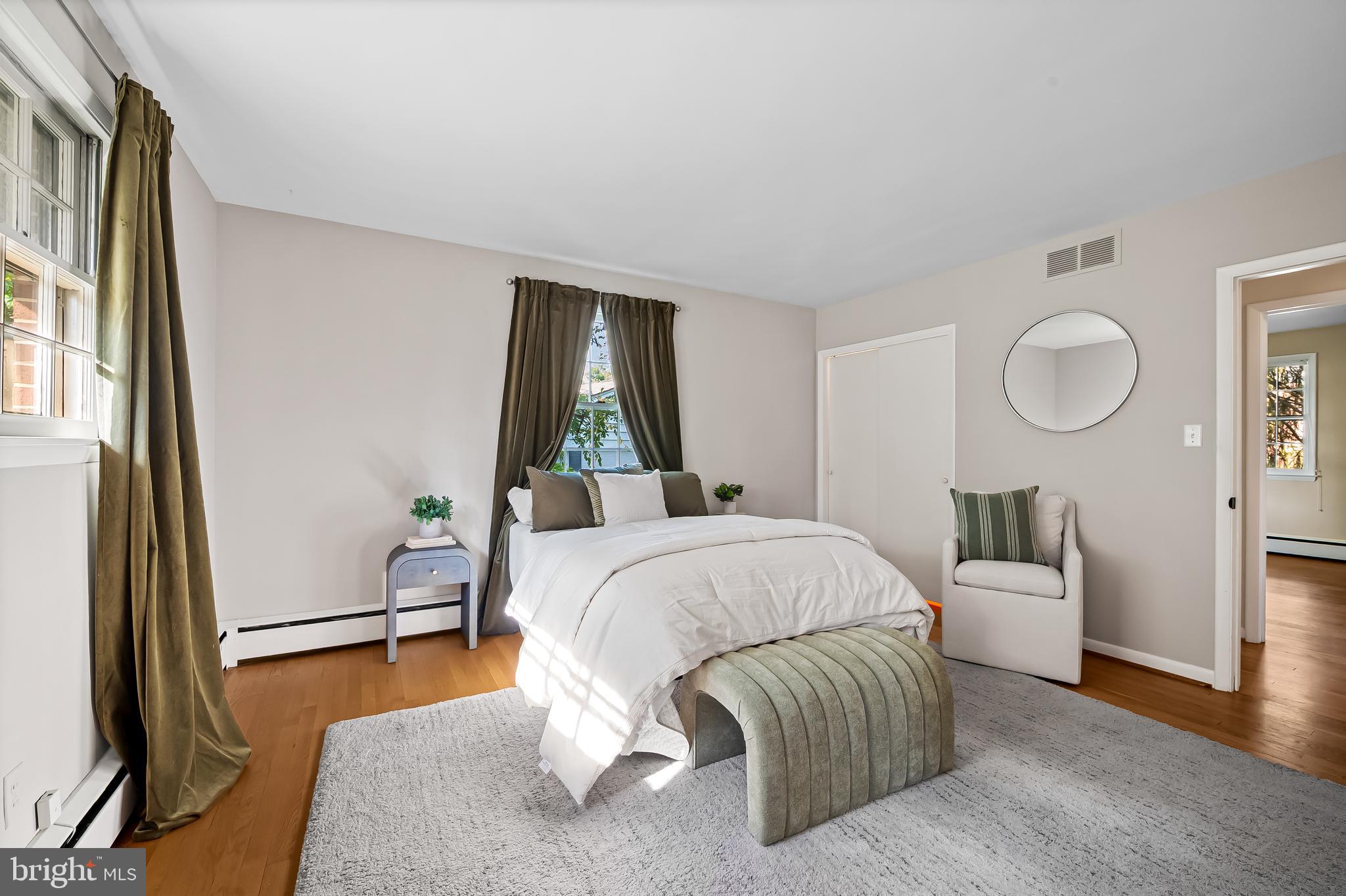 5902 Meadowood Road Baltimore, MD 21212 - Photo 35 of 81 First floor bedroom with en-suite bath