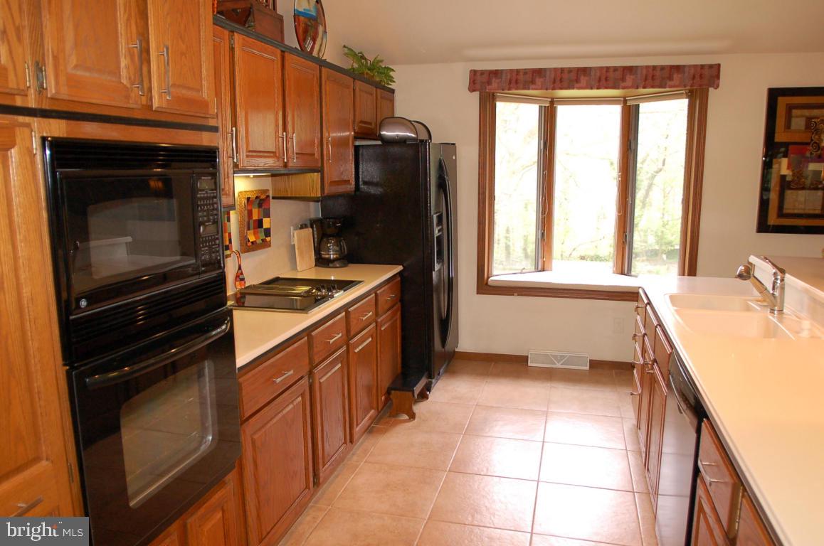 5 Deerfield Road Lancaster, PA 17603 - Photo 5 of 24 Gallery Image 5