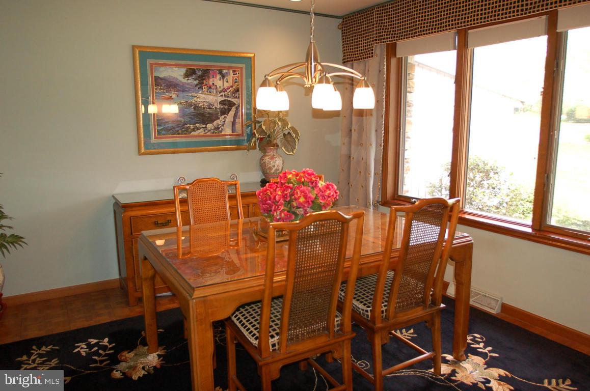 5 Deerfield Road Lancaster, PA 17603 - Photo 7 of 24 Gallery Image 7