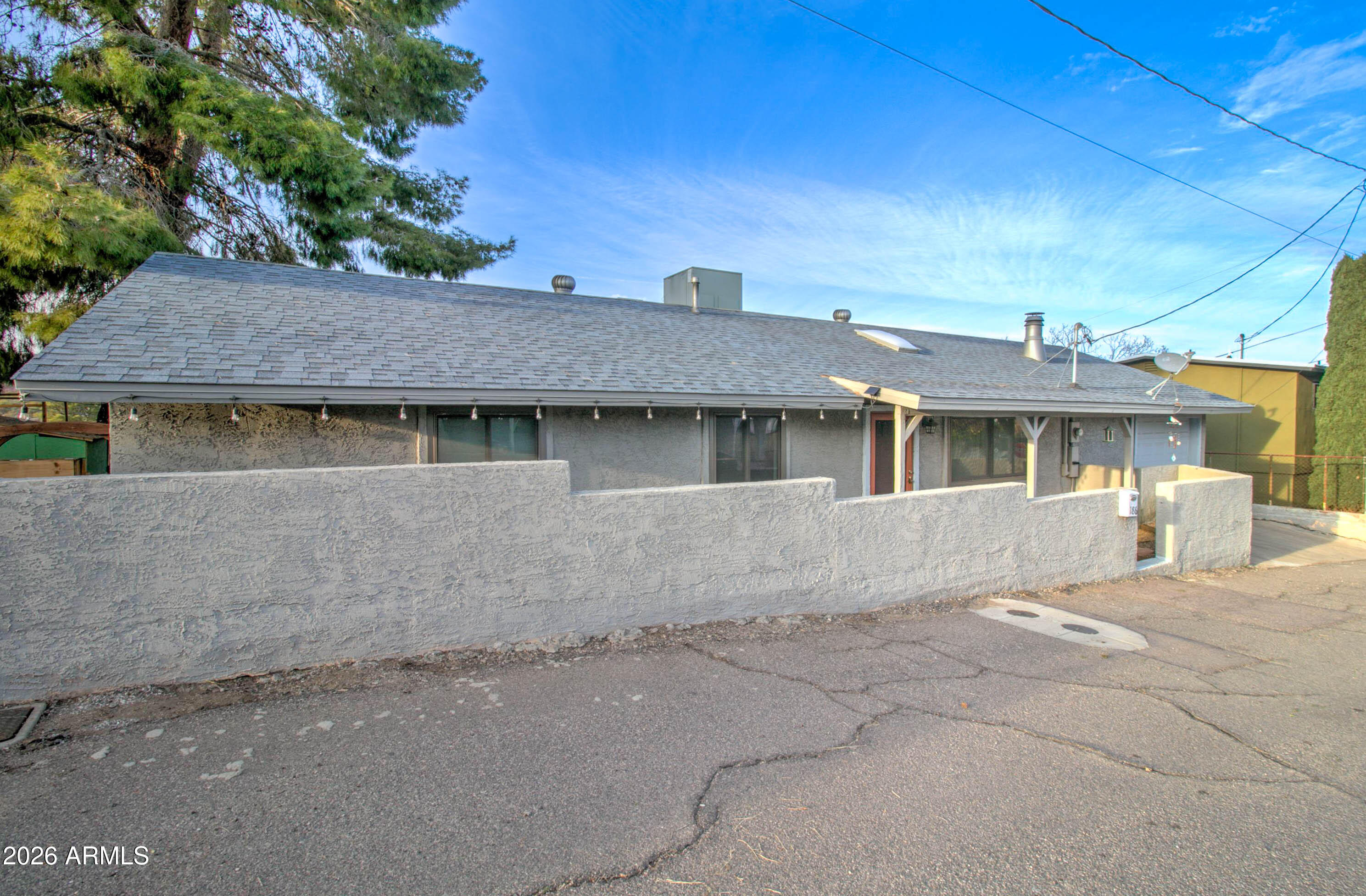 186 Kelly Street Miami, AZ 85539 - Photo 4 of 45