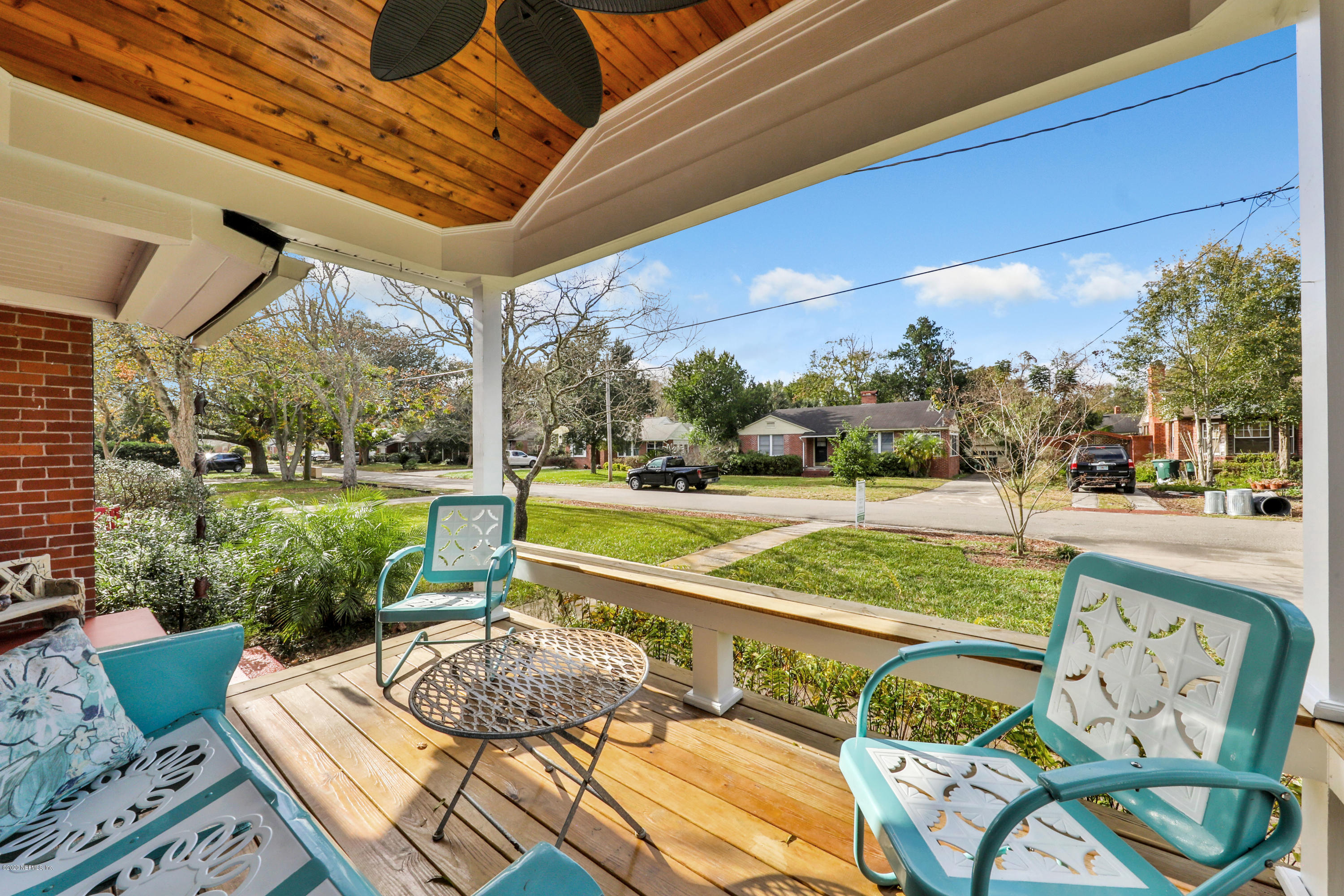 4033 Dover Road Jacksonville, FL 32207 - Photo 4 of 25 a view of a swimming pool with a patio