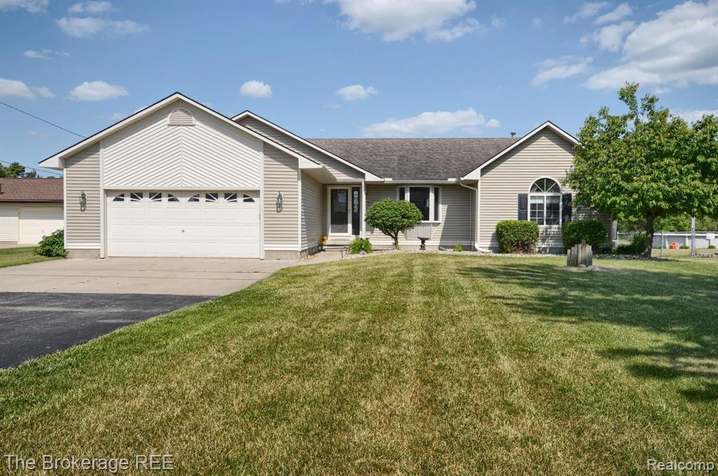 6060 Johnson Road Flushing, MI 48433 - Photo 1 of 33