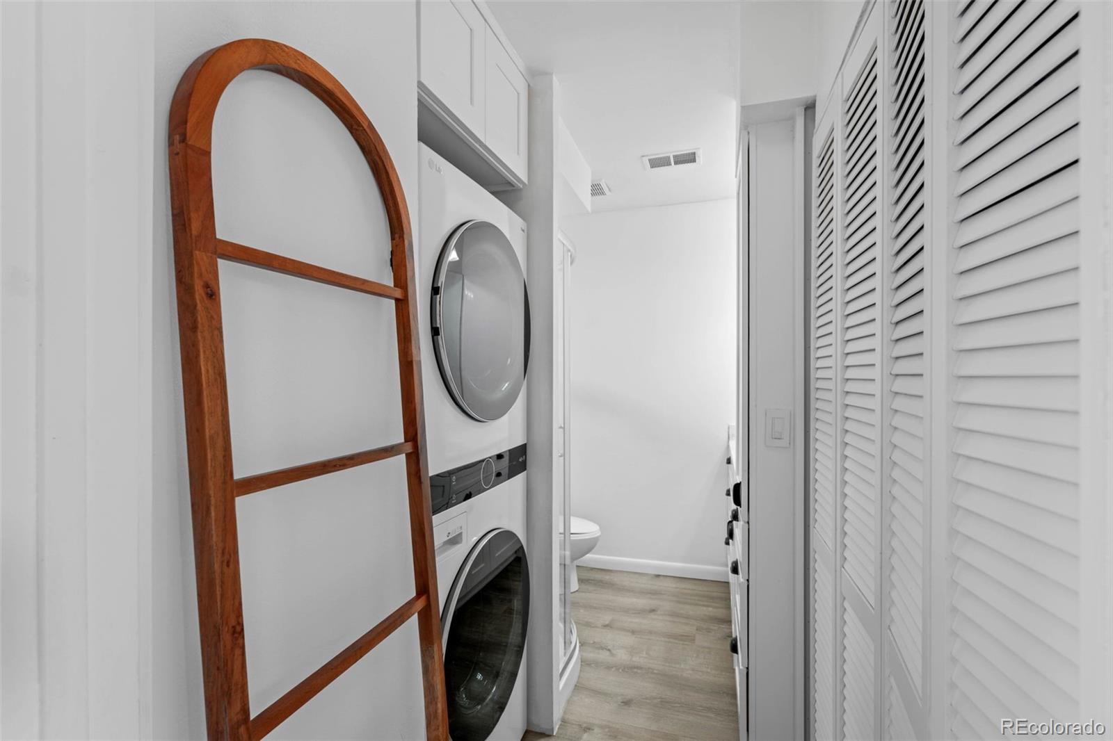 34 Benthaven Place Boulder, CO 80305 - Photo 20 of 40 a view of bathroom with washer and dryer