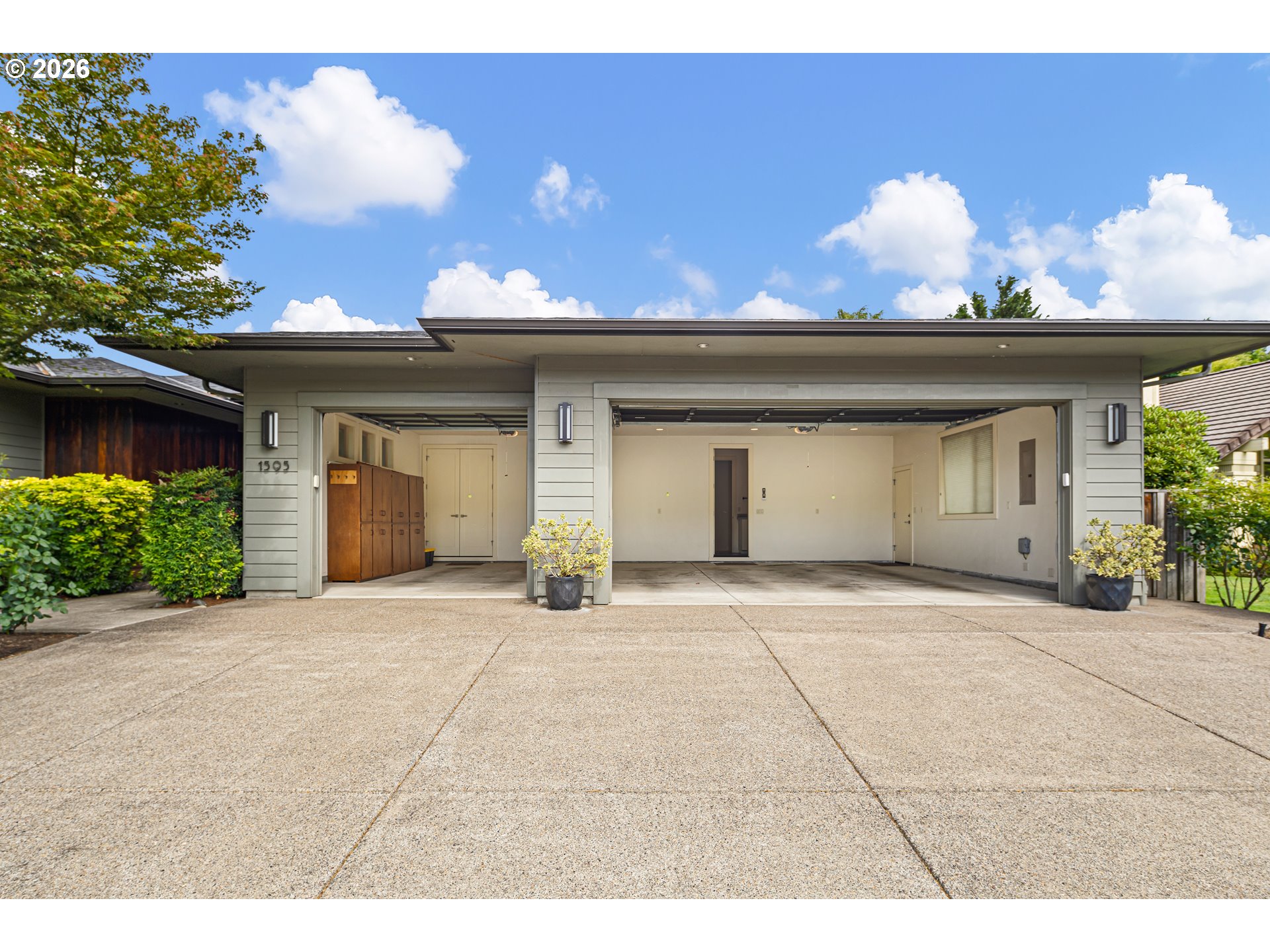 1595 Victorian Way Eugene, OR 97401 - Photo 45 of 48 Garage