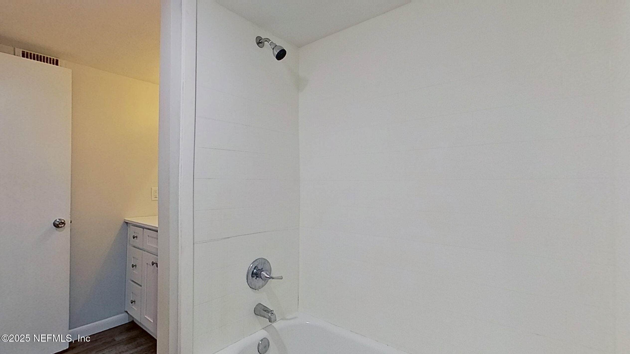 2216 Spring Park Road, Unit 6 Jacksonville, FL 32207 - Photo 23 of 32 a bathroom with a shower