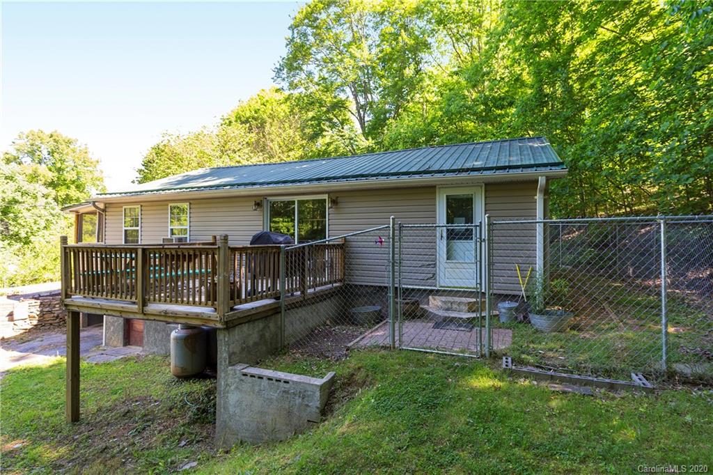 28 Solomon Road Leicester, NC 28748 - Photo 16 of 17 Gallery Image 16