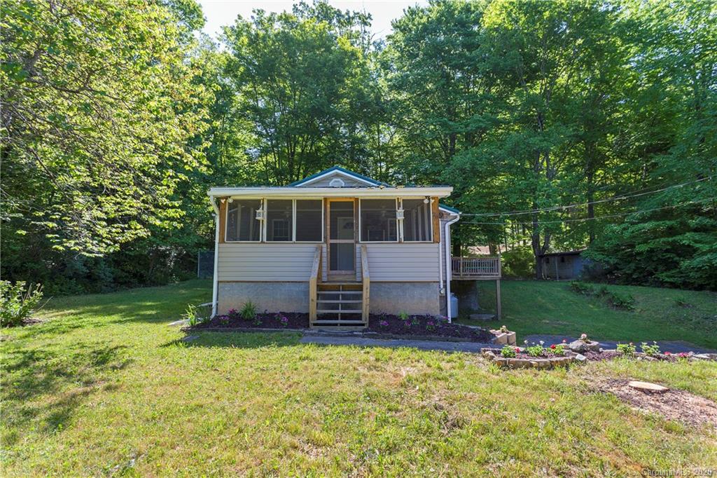 28 Solomon Road Leicester, NC 28748 - Photo 3 of 17 Gallery Image 3