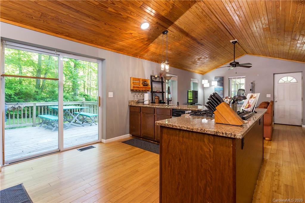 28 Solomon Road Leicester, NC 28748 - Photo 5 of 17 Gallery Image 5