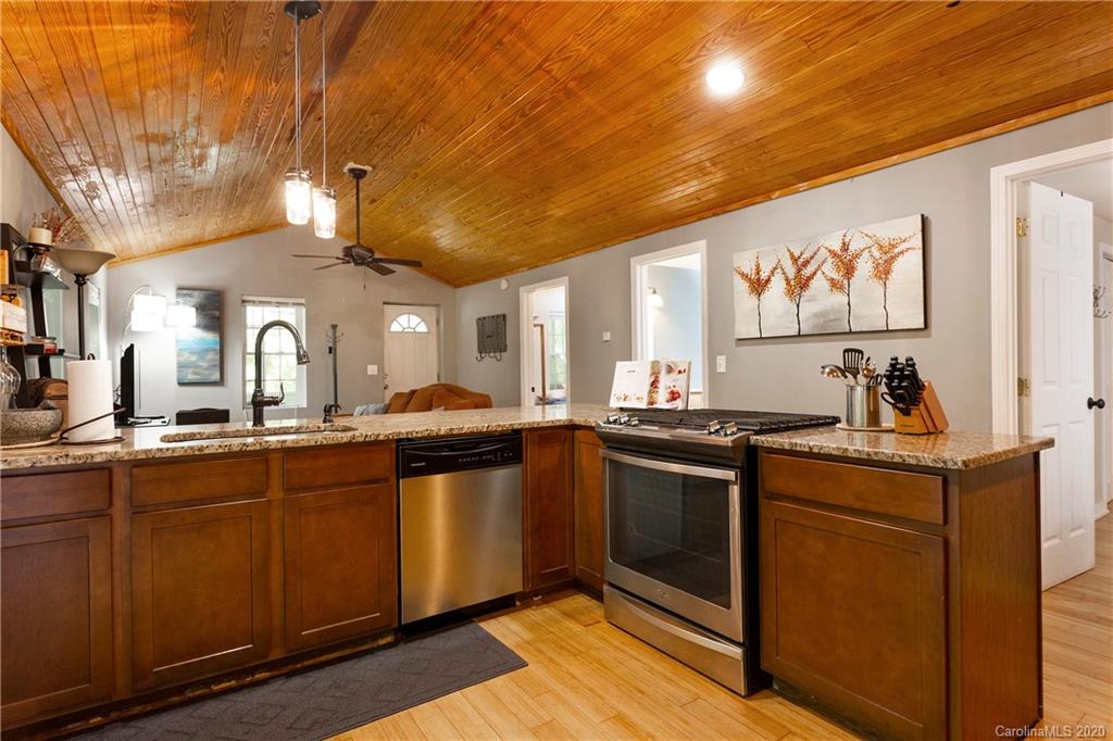 28 Solomon Road Leicester, NC 28748 - Photo 6 of 17 Gallery Image 6