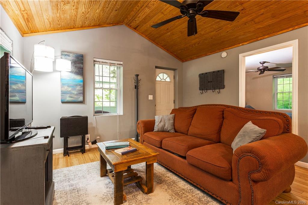28 Solomon Road Leicester, NC 28748 - Photo 9 of 17 Gallery Image 9