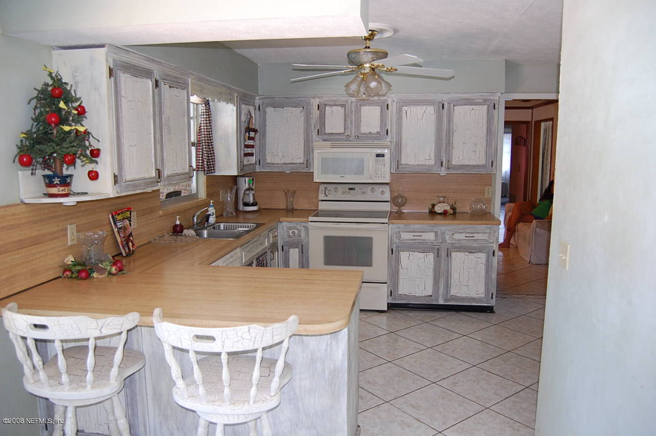 244 Foxridge Road Orange Park, FL 32065 - Photo 5 of 10 Kitchen