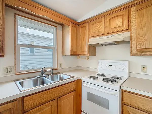 $119,000 | 9705 Lake Bess Road Southeast, Unit 715, Winter Haven, FL 33884