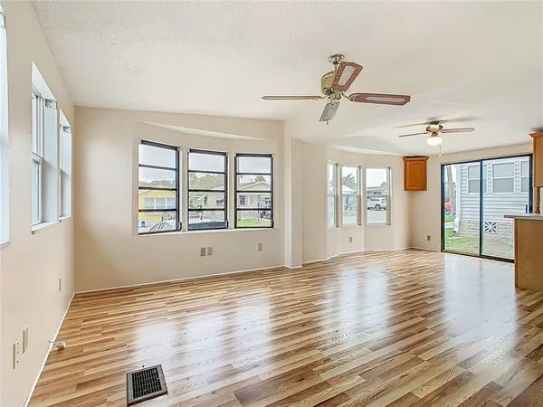 $119,000 | 9705 Lake Bess Road Southeast, Unit 715, Winter Haven, FL 33884