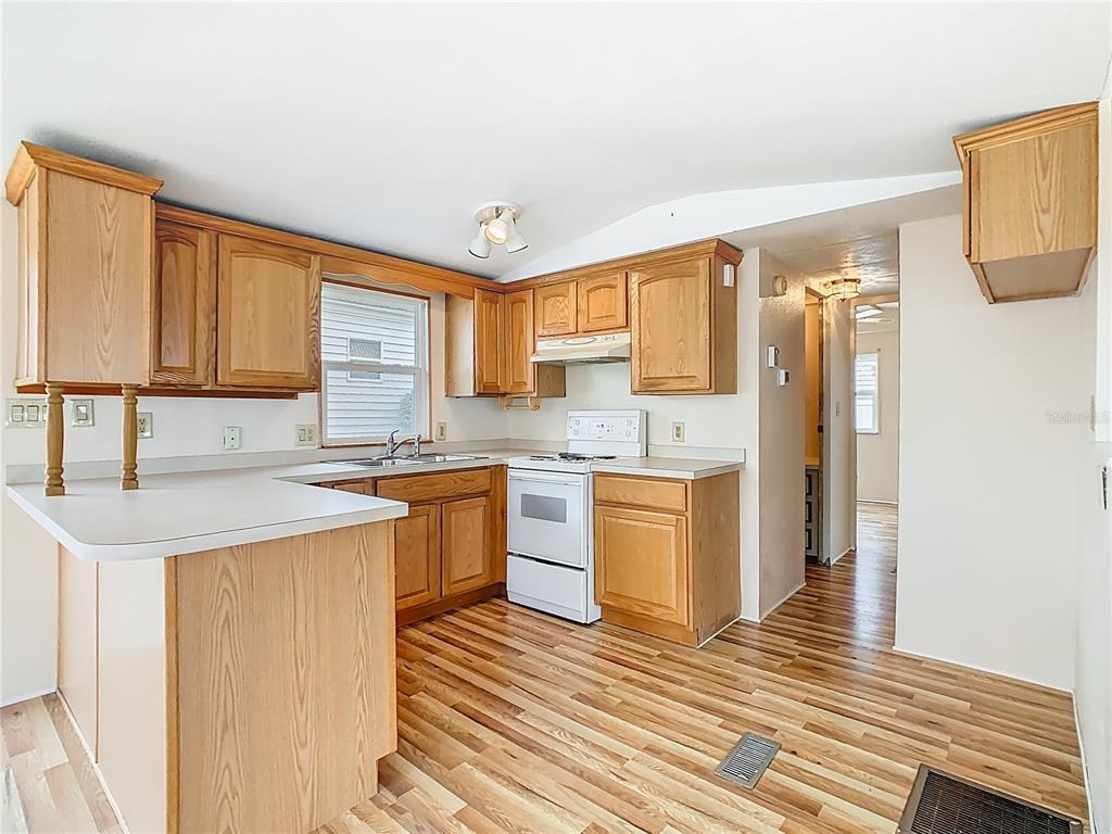 9705 Lake Bess Road Southeast, Unit 715 Winter Haven, FL 33884 - Photo 7 of 32