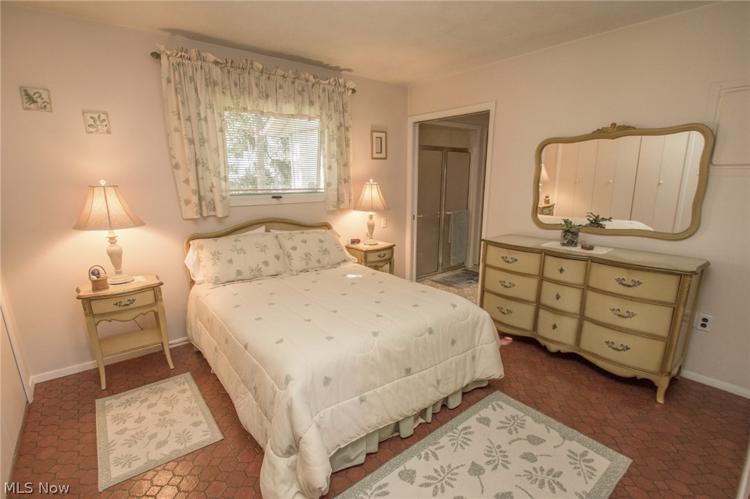 516 Sprague Road Berea, OH 44017 - Photo 16 of 25 Spacious bedroom with lots of storage.