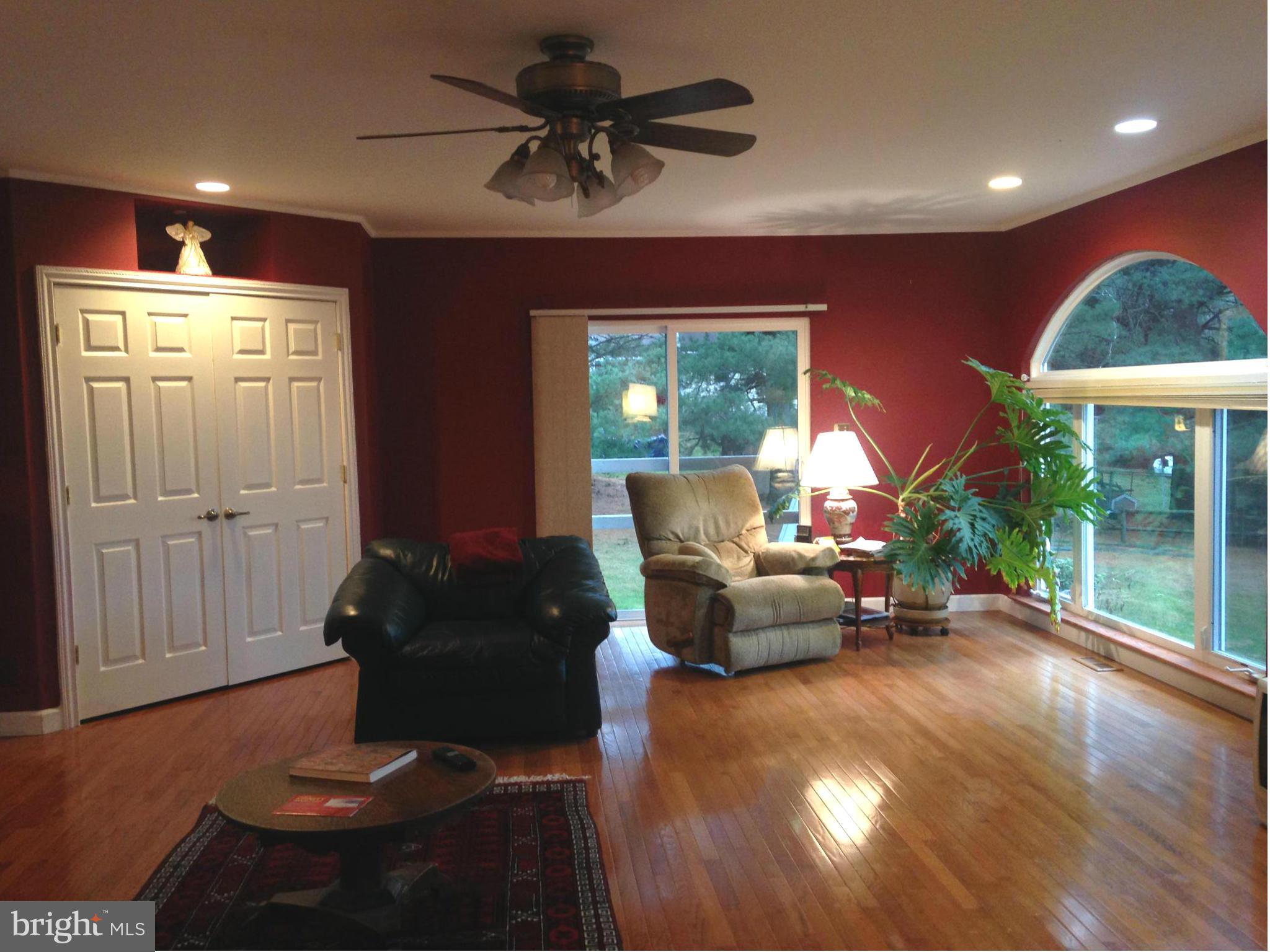 18912 Falls Road Hampstead, MD 21074 - Photo 10 of 30 Family Room