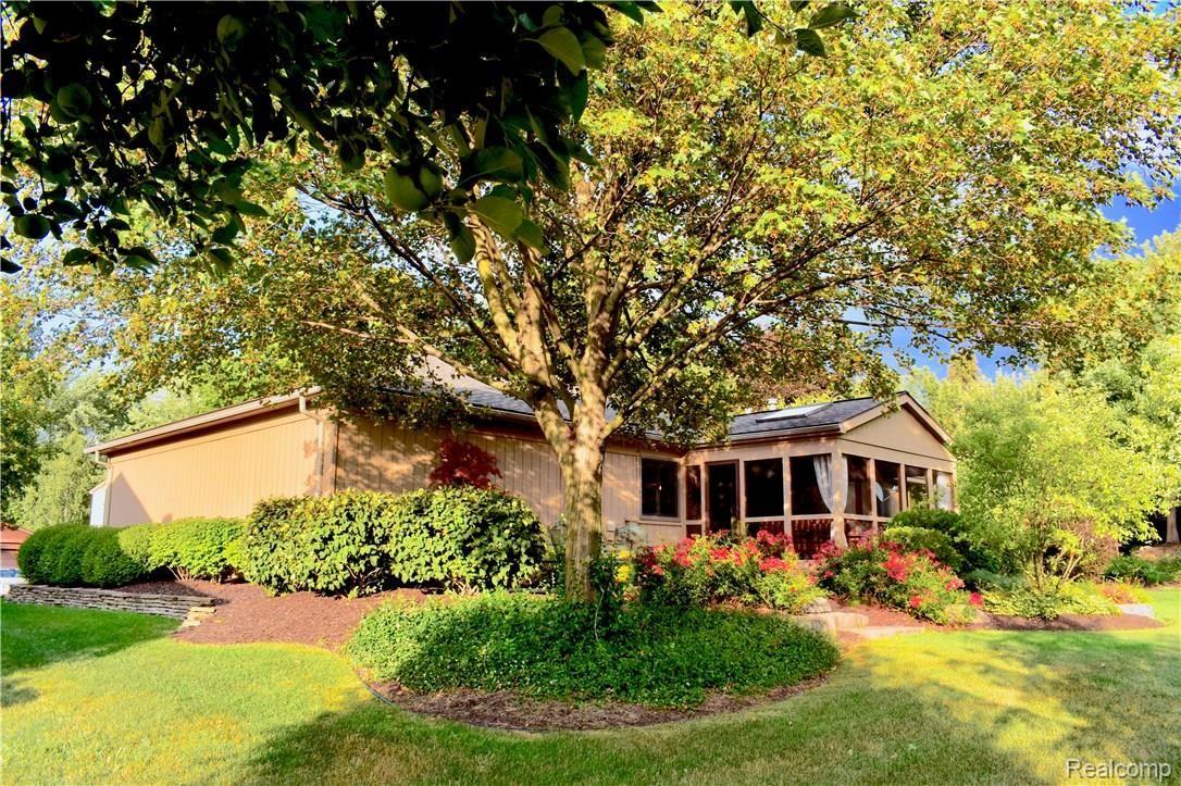 22435 Mill Road Novi, MI 48375 - Photo 27 of 33 back.jpg