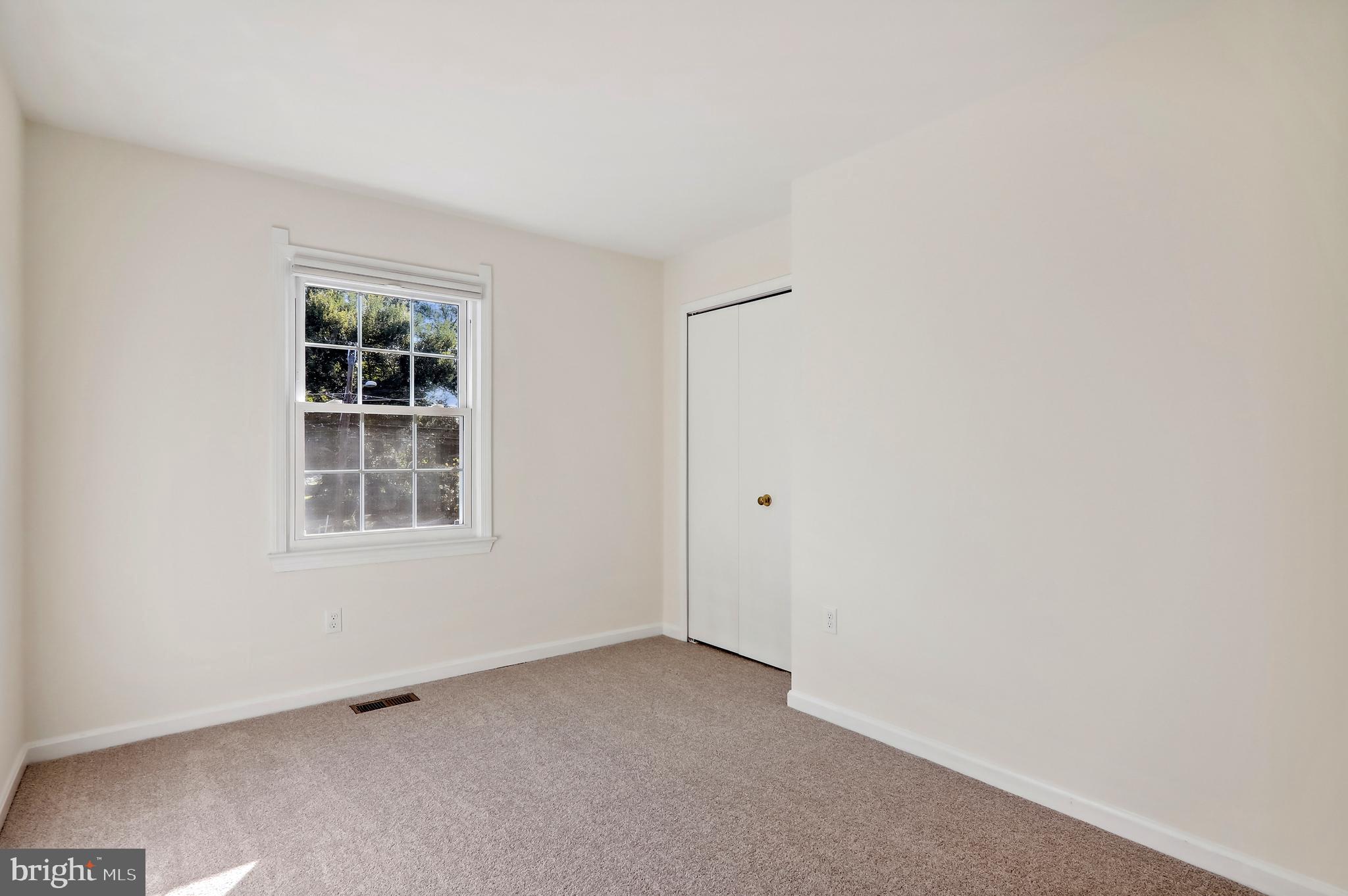10902 Breewood Road Silver Spring, MD 20901 - Photo 27 of 41 Upper level bedroom #3