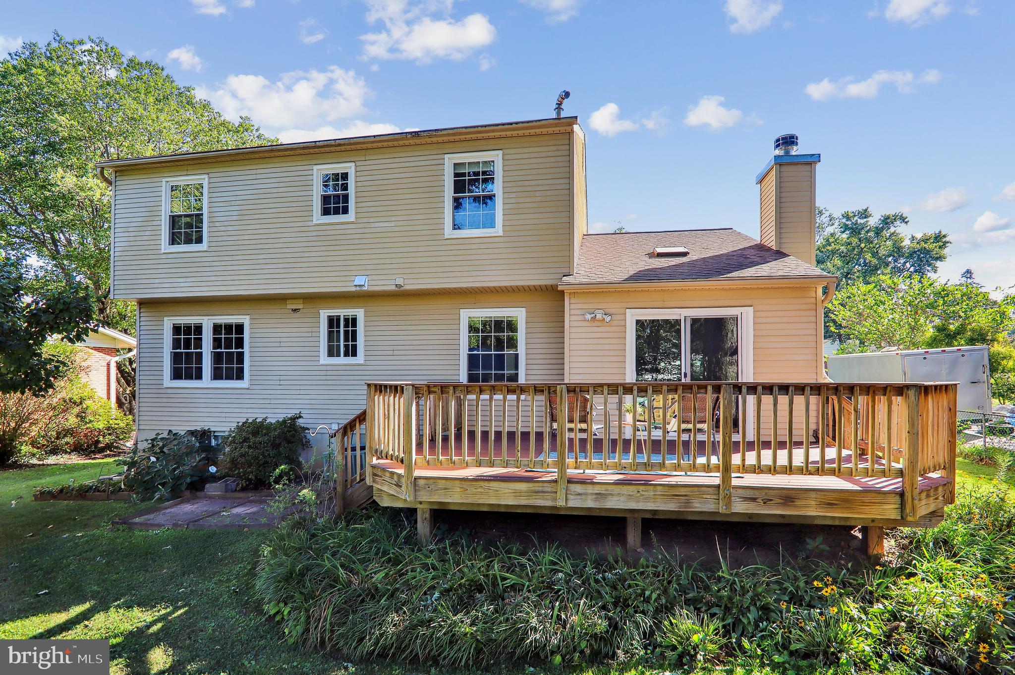 10902 Breewood Road Silver Spring, MD 20901 - Photo 36 of 41 Backyard deck