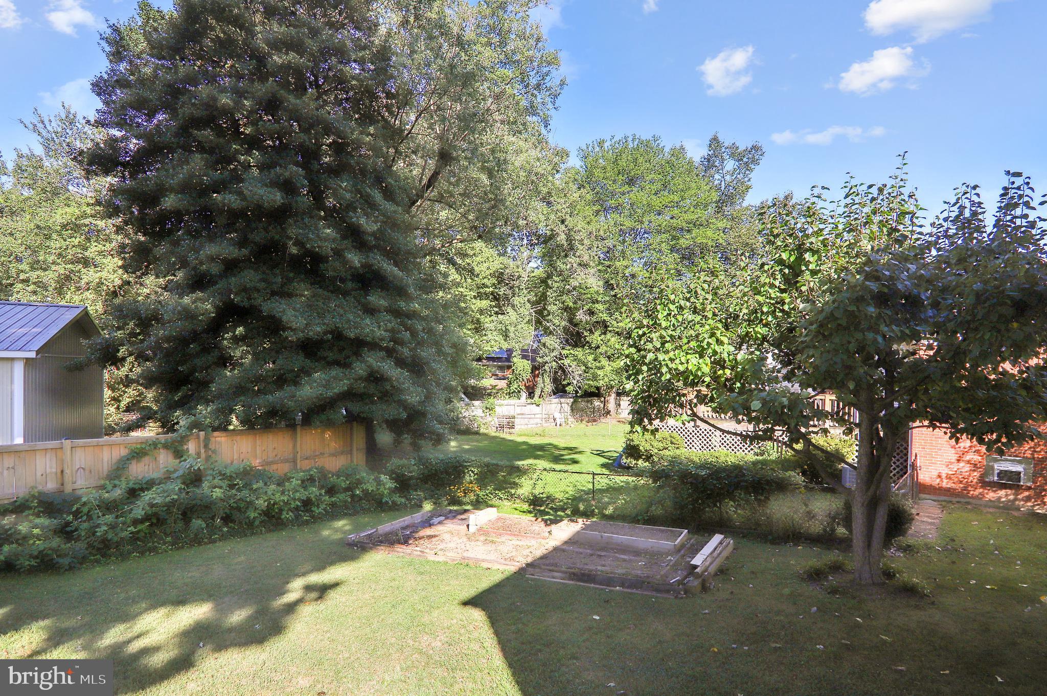 10902 Breewood Road Silver Spring, MD 20901 - Photo 41 of 41 Rear yard