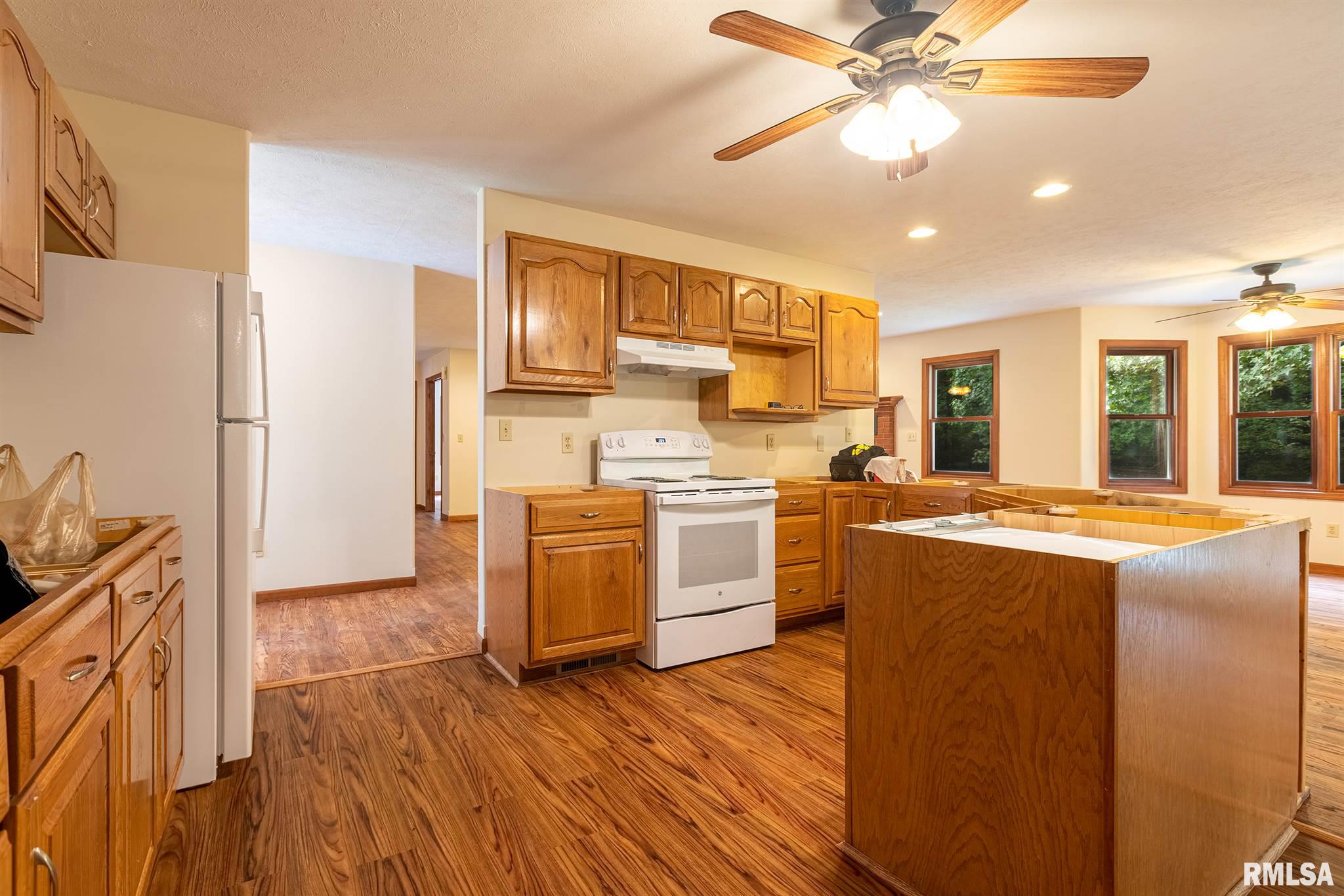 5247 Saline River Road Marion, IL 62959 - Photo 11 of 44 Gallery Image 11