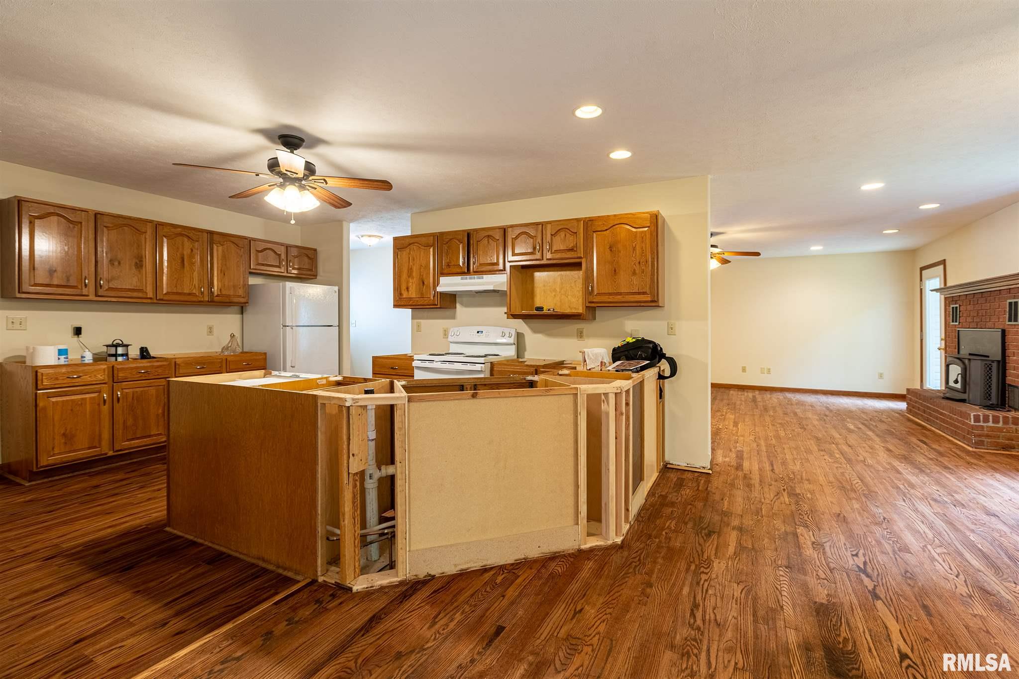 5247 Saline River Road Marion, IL 62959 - Photo 10 of 44 Gallery Image 10