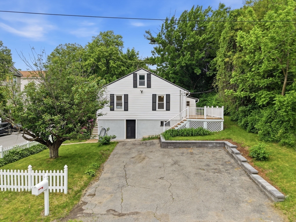 41 Bridgeport Street Worcester, MA 01604 - Photo 26 of 34