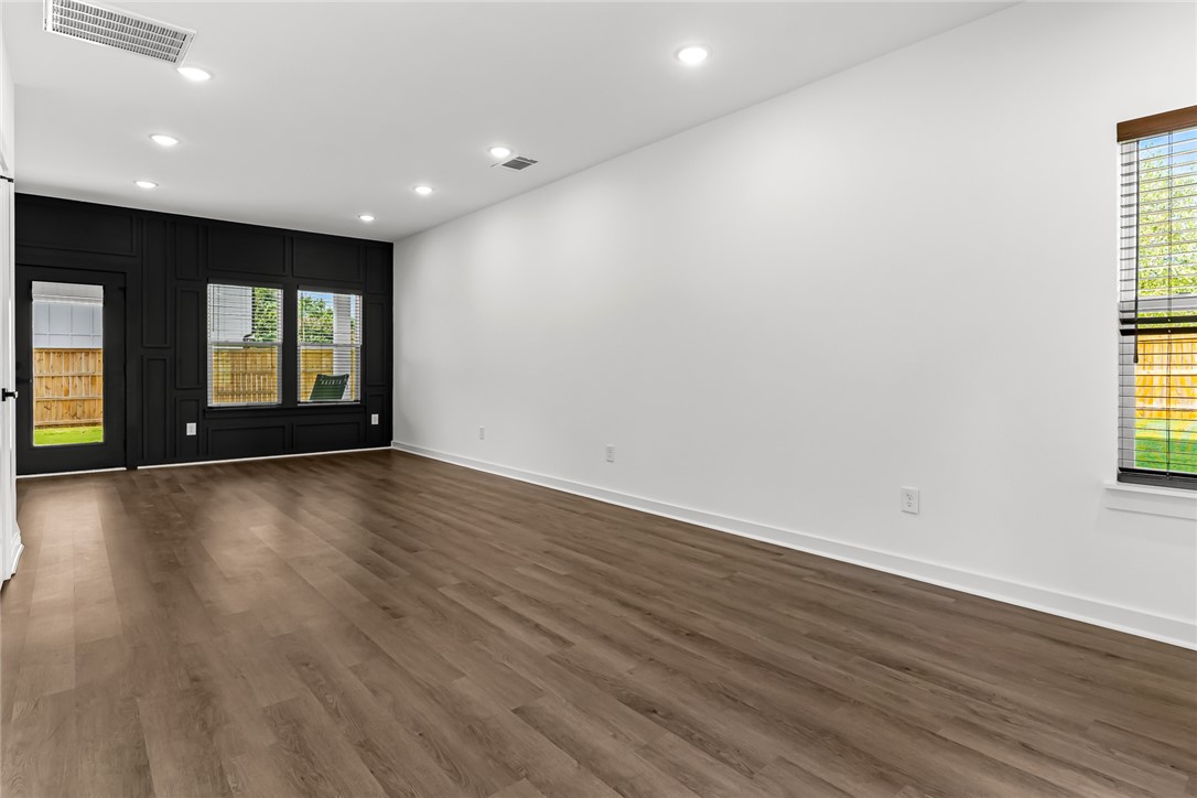 402 Simpson Road Anderson, SC 29621 - Photo 5 of 37