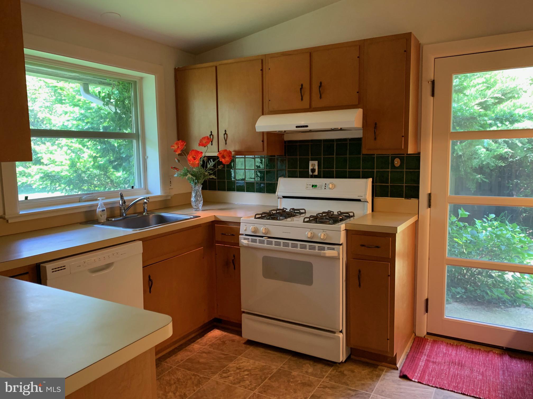 1809 Barbee Street McLean, VA 22101 - Photo 9 of 21 Kitchen