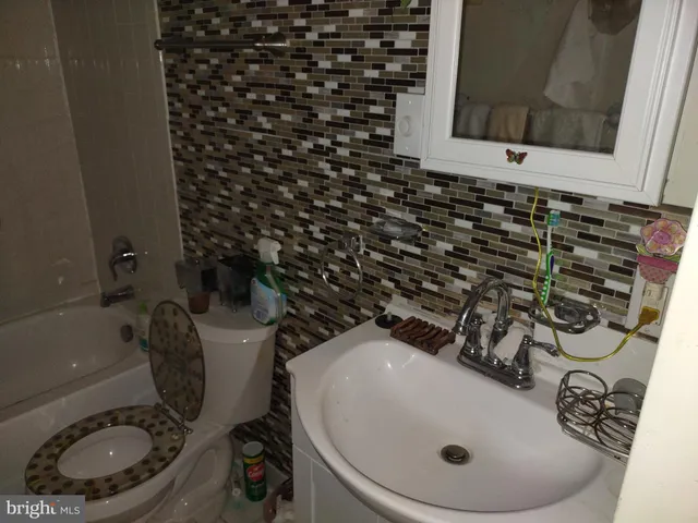 $1,900 | 11 Mill Street, Darby, PA 19023