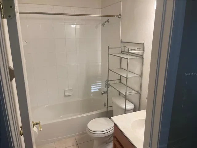 $3,000 | 3002 Pointeview Drive, Tampa, FL 33611