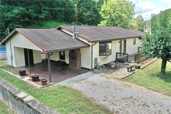 $175,000 | 12463 South Calhoun Highway, Arnoldsburg, WV 25234