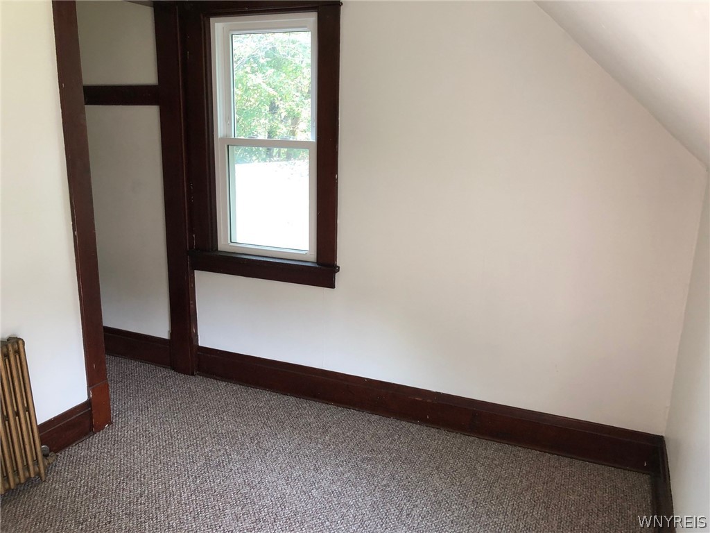 271 Bennett Road Cheektowaga, NY 14227 - Photo 13 of 27 UPPER BEDROOM