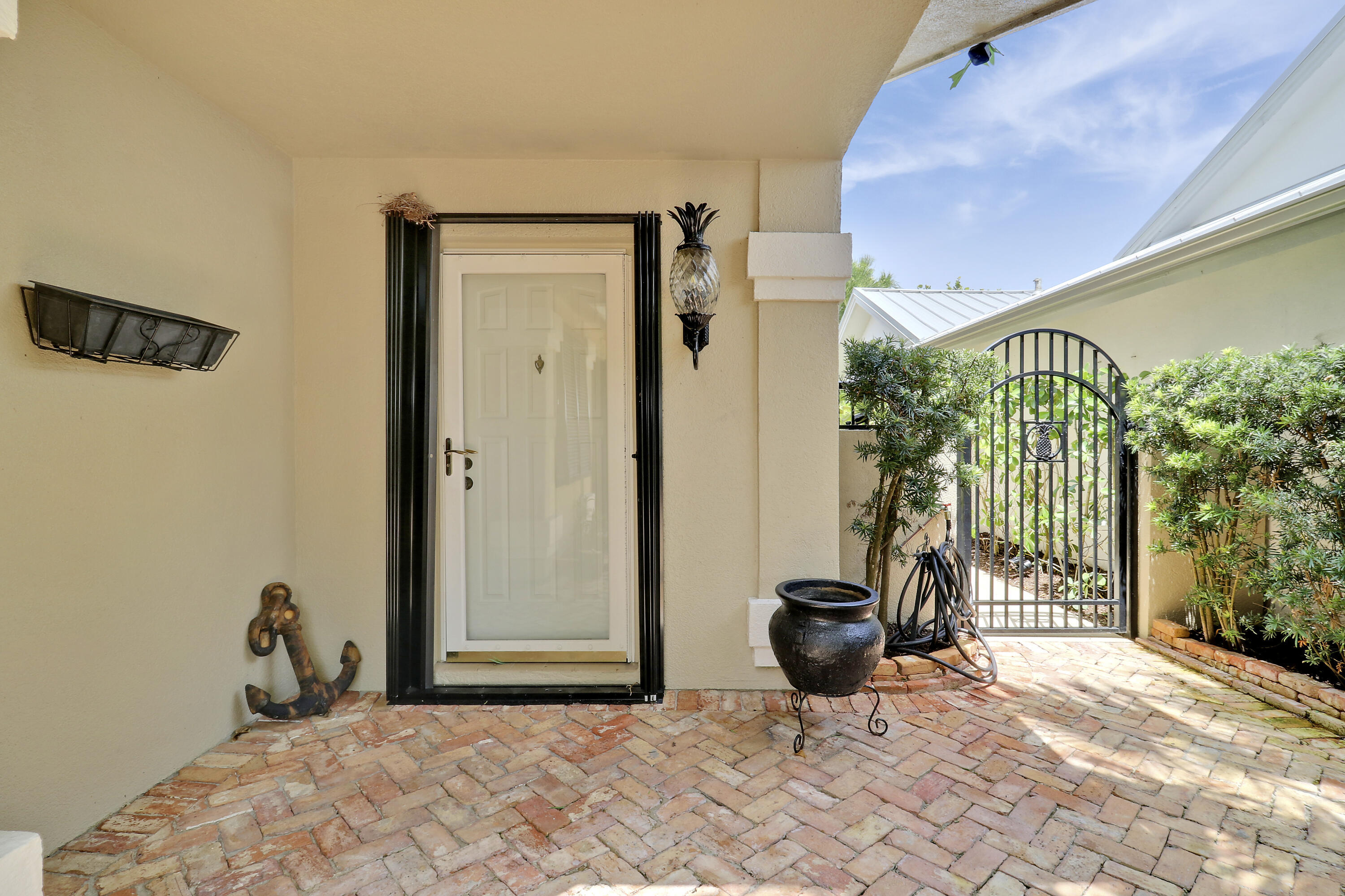 109 Seashore Drive Jupiter, FL 33477 - Photo 5 of 46 Welcome Home
