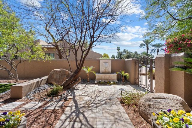 $2,000,000 | 4448 East Camelback Road, Unit 16, Phoenix, AZ 85018