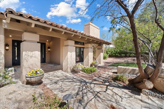 $2,000,000 | 4448 East Camelback Road, Unit 16, Phoenix, AZ 85018