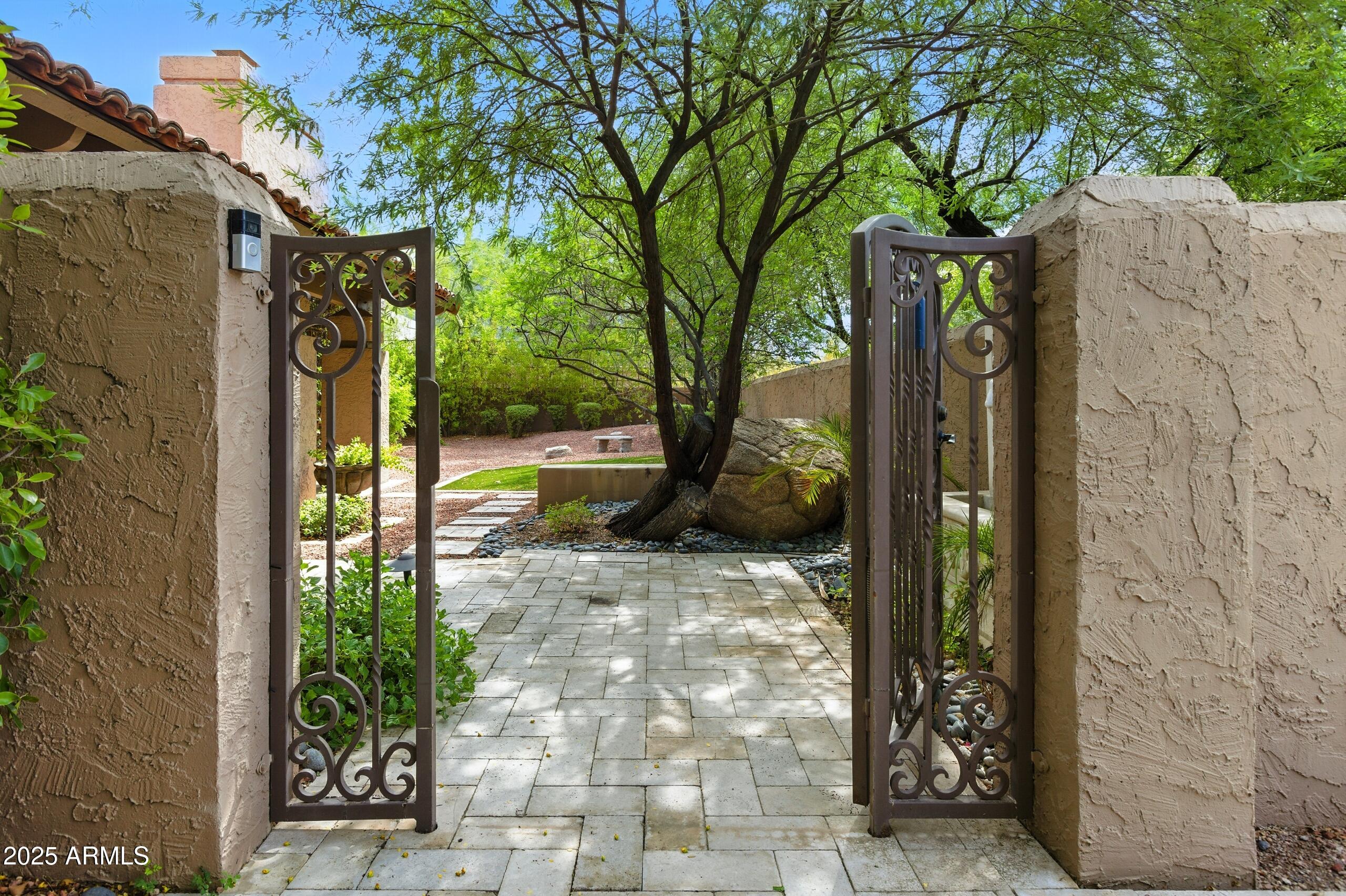 4448 East Camelback Road, Unit 16 Phoenix, AZ 85018 - Photo 64 of 108 2