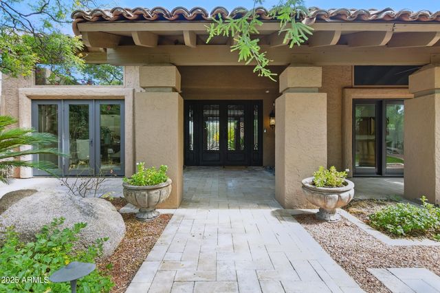 $2,000,000 | 4448 East Camelback Road, Unit 16, Phoenix, AZ 85018