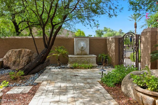 $2,000,000 | 4448 East Camelback Road, Unit 16, Phoenix, AZ 85018