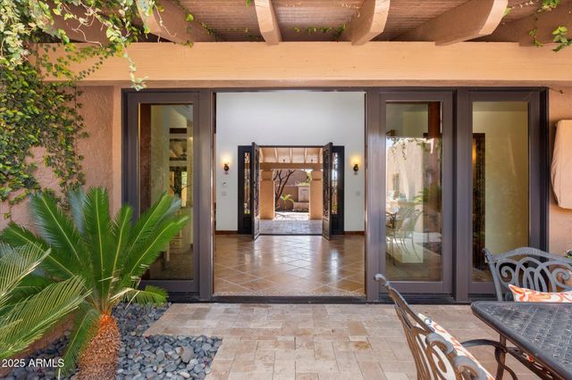 $2,000,000 | 4448 East Camelback Road, Unit 16, Phoenix, AZ 85018