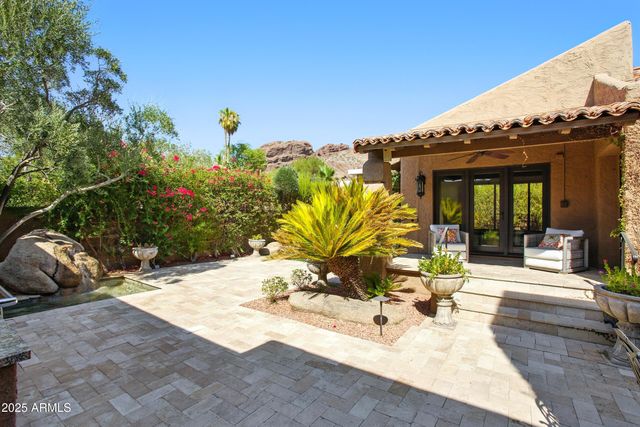 $2,000,000 | 4448 East Camelback Road, Unit 16, Phoenix, AZ 85018