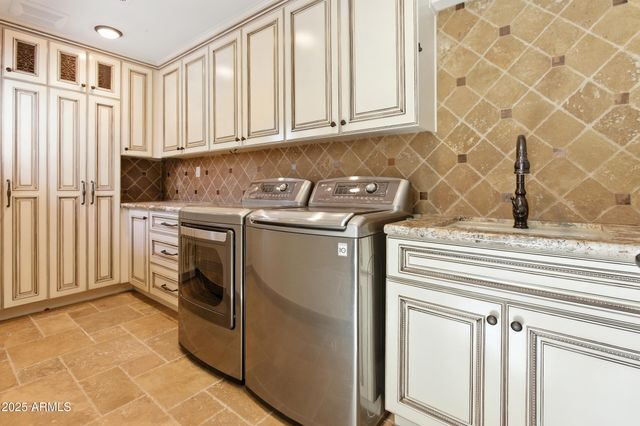 $2,000,000 | 4448 East Camelback Road, Unit 16, Phoenix, AZ 85018